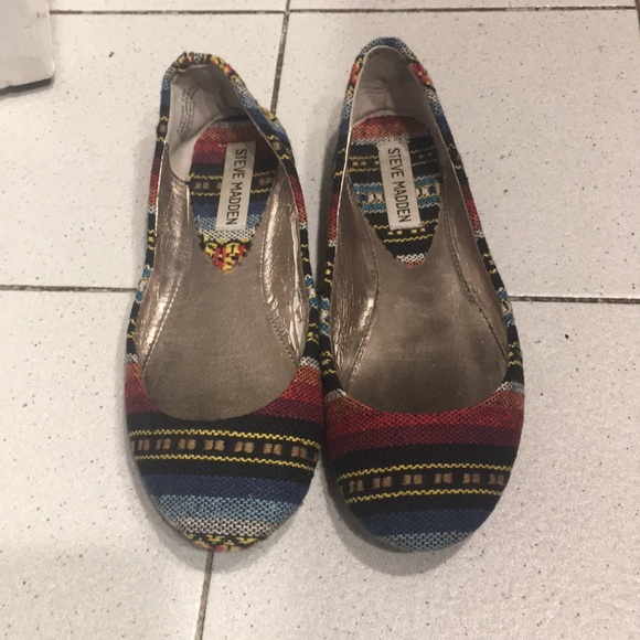 Tribal Print Steve Madden Flats- Barely Worn - Picture 1 of 4